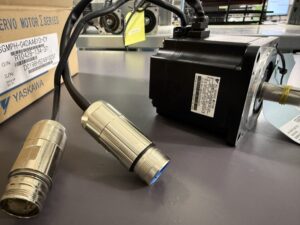 Typenschild falsch angebracht SGMPH-04DAA61D-OY
