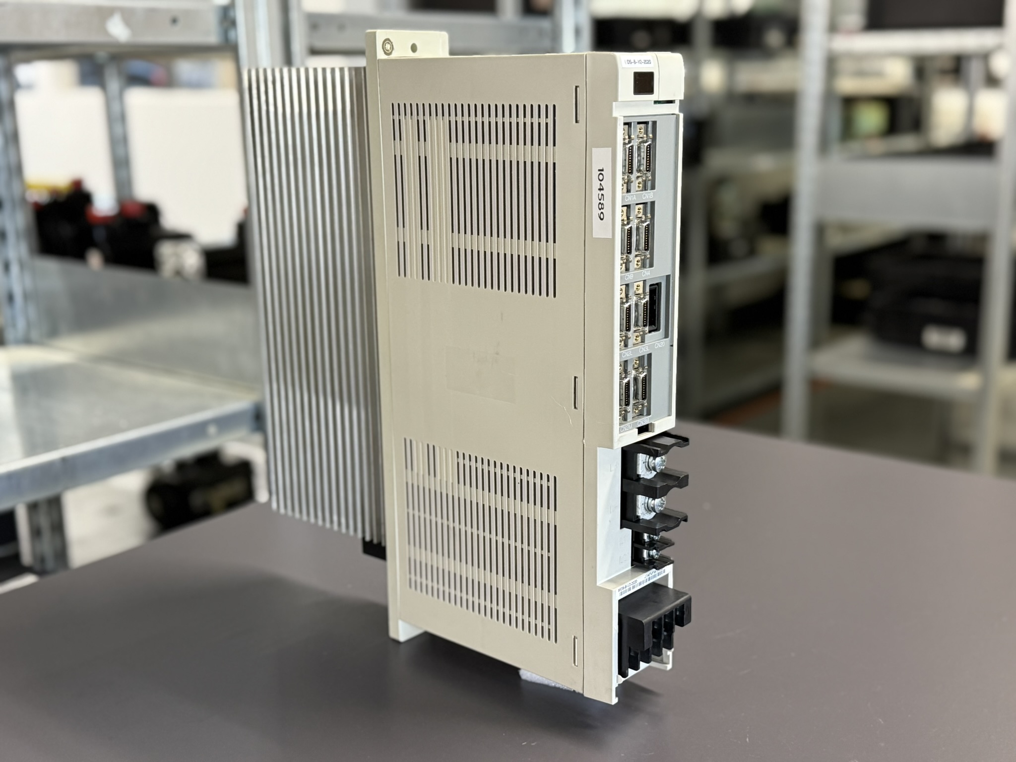 MDS-B-V2-2020 Mitsubishi Servo Drive Hauptansicht 2