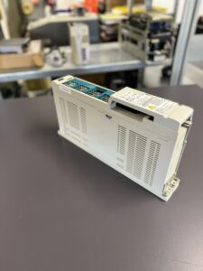 Mitsubishi MDS-C1-V2-0505 Servo Drive Unit Seite