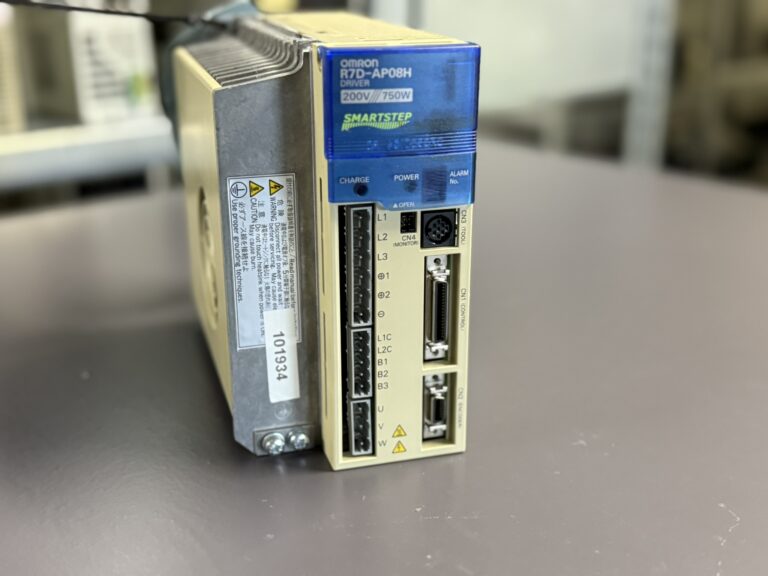 Omron R7D-AP08H Servopack Hauptansicht