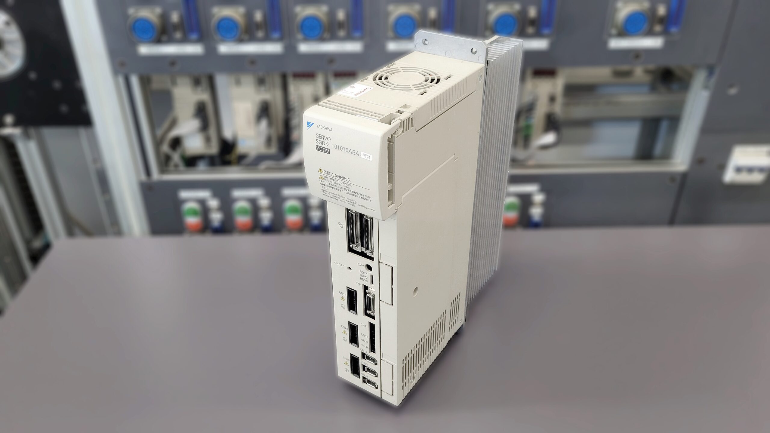 SGDK-101010AEA Yaskawa AC Servopack Frontansicht 3