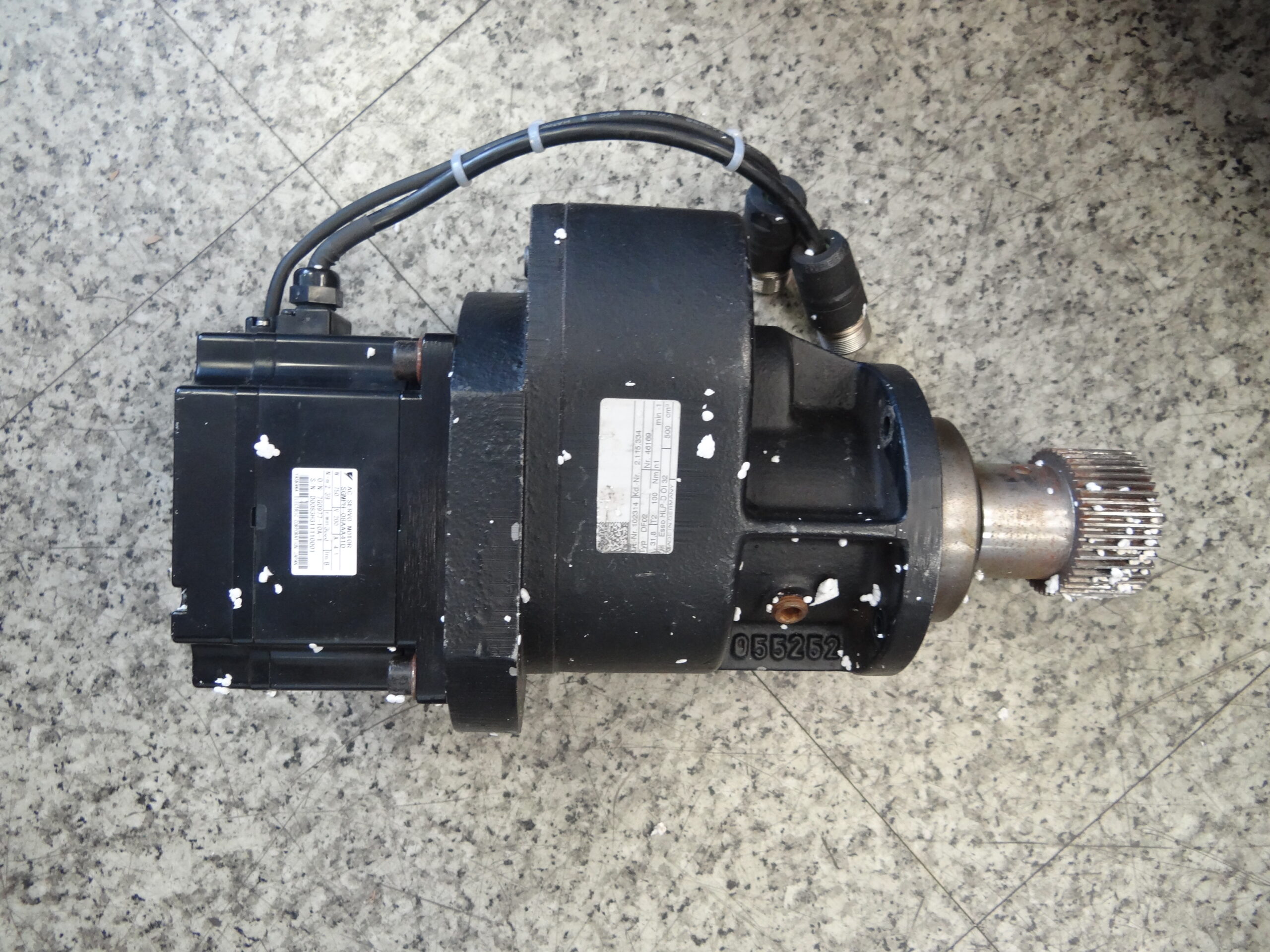 Yaskawa AC Servo Motor SGMPH-08AAA41D Ansicht vor reparatur