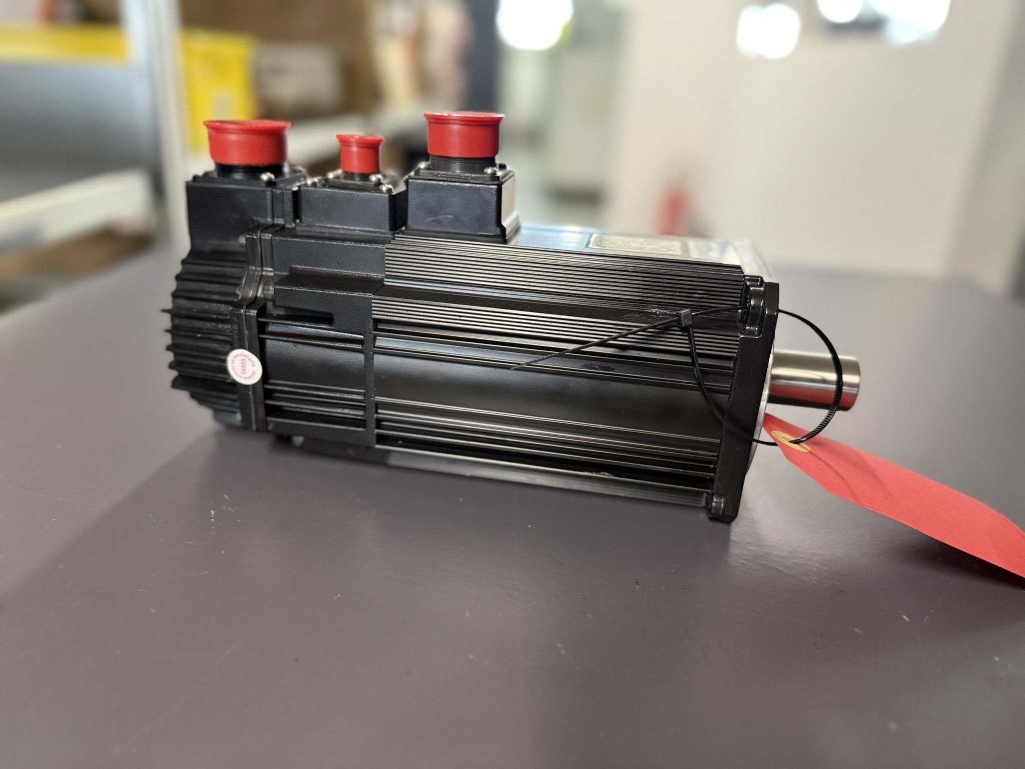Yaskawa SGMSH-20DCA6H-OY AC Servo Motor Ansicht seitlich nach der Reparatur 