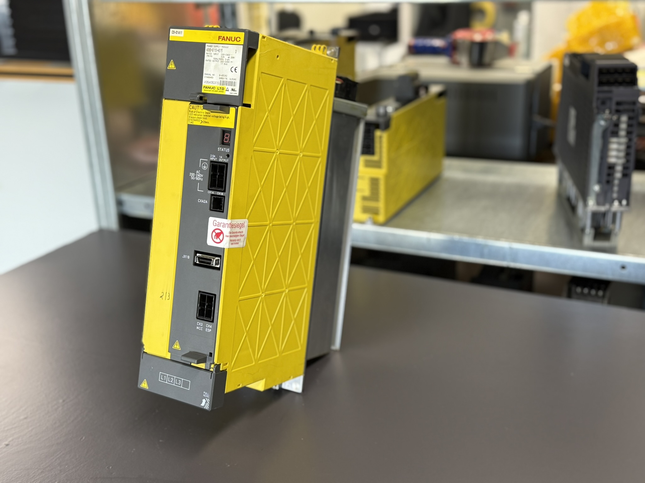 Fanuc A06B-6110-H015 Power Supply Module Seitlich