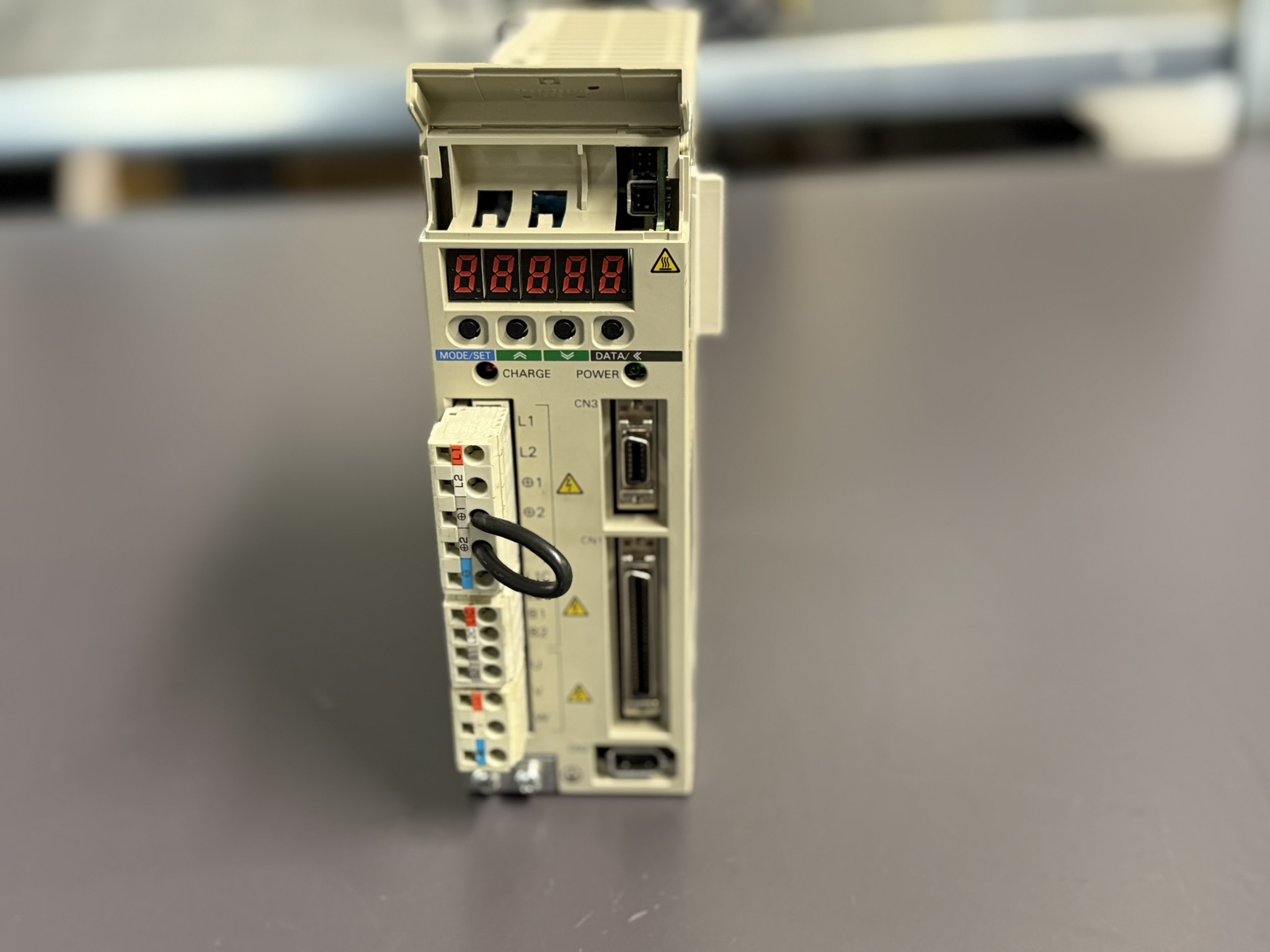 Yaskawa AC Servopack SGDH-02AE-OY Hauptansicht Open