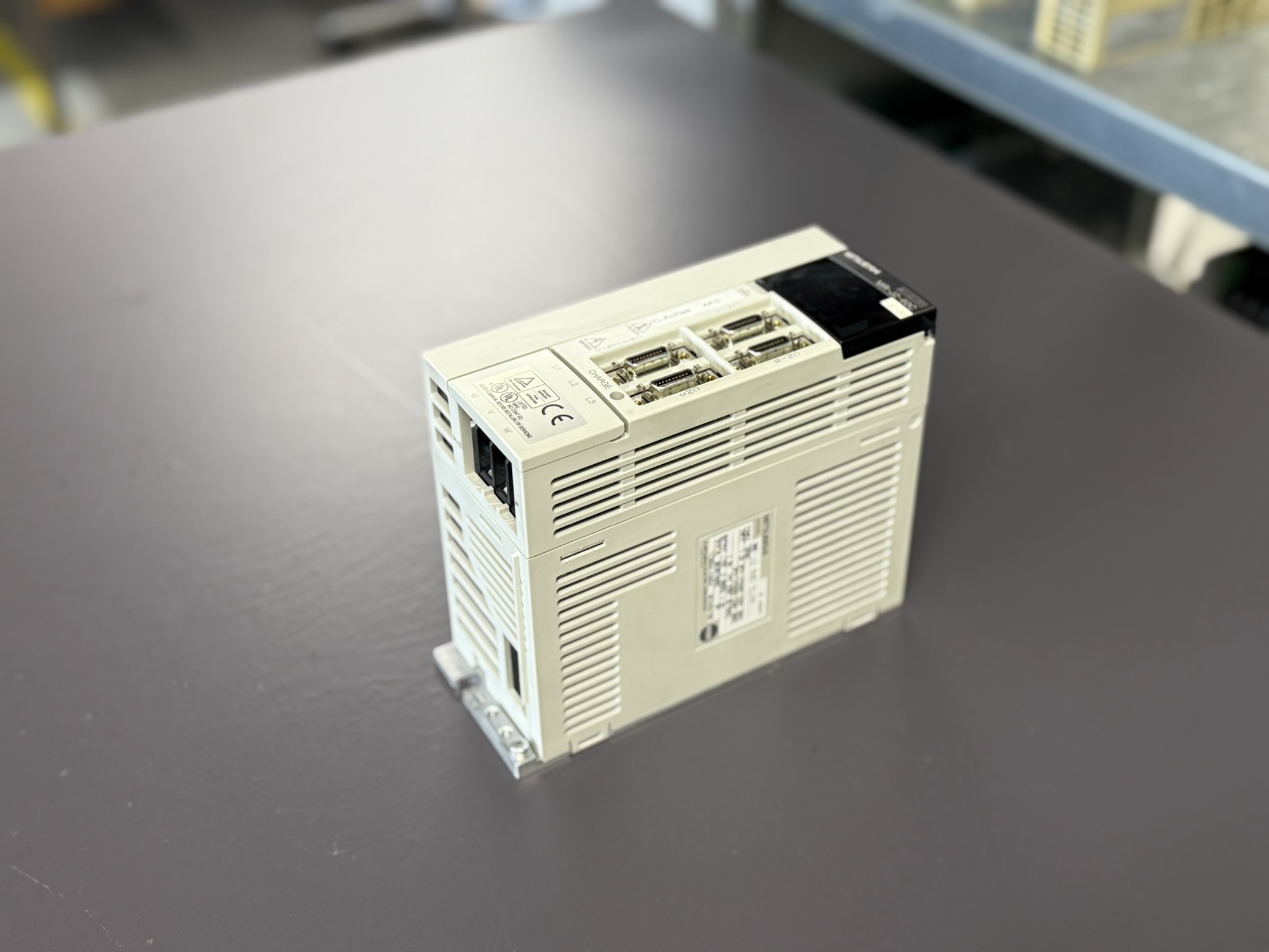 MR-J2-60C-S100 Mitsubishi AC Servo Drive Seite