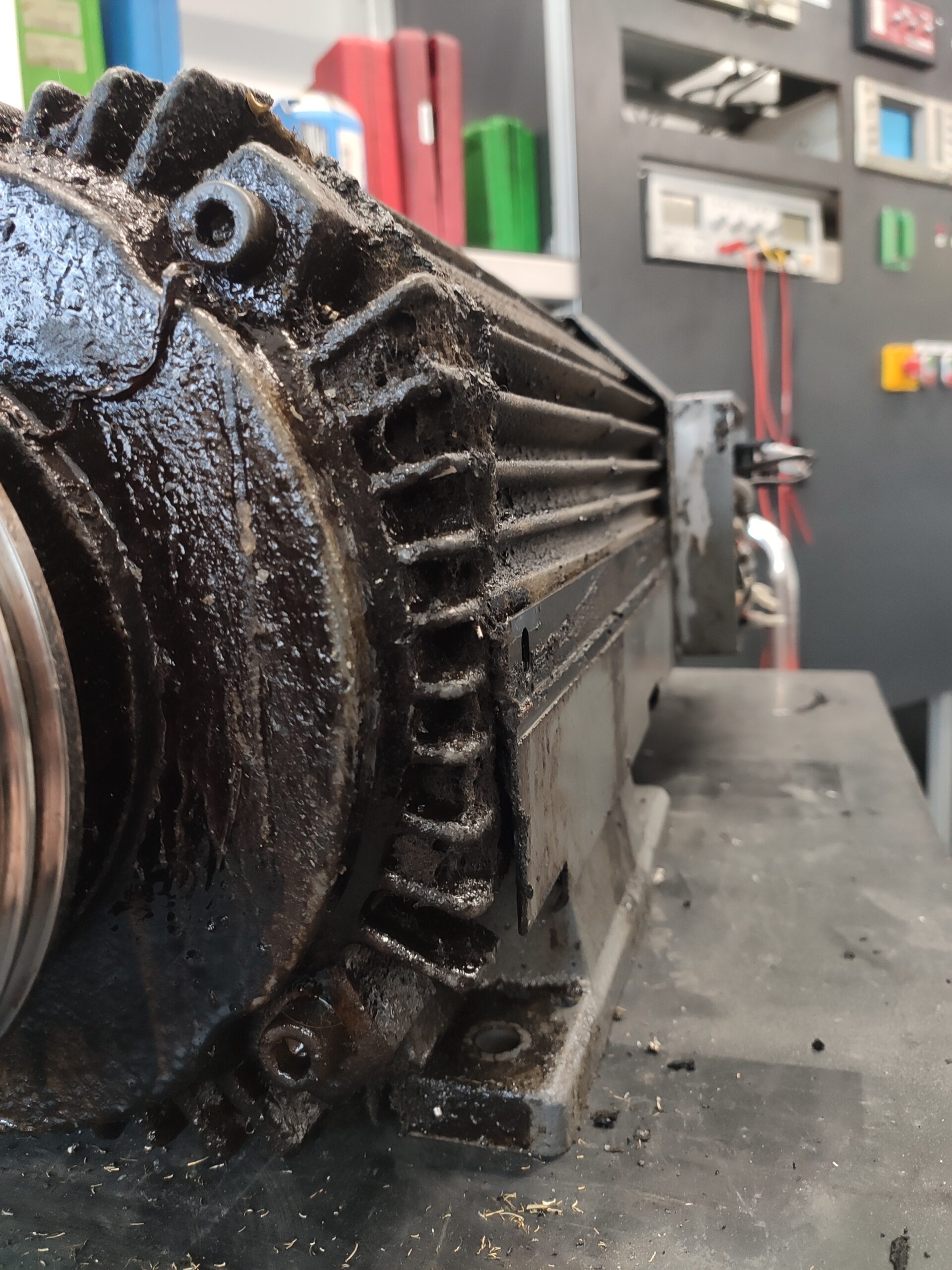 Mitsubishi AC Spindle Motor SJ-4-18.5-BW4 vor Reparatur 1
