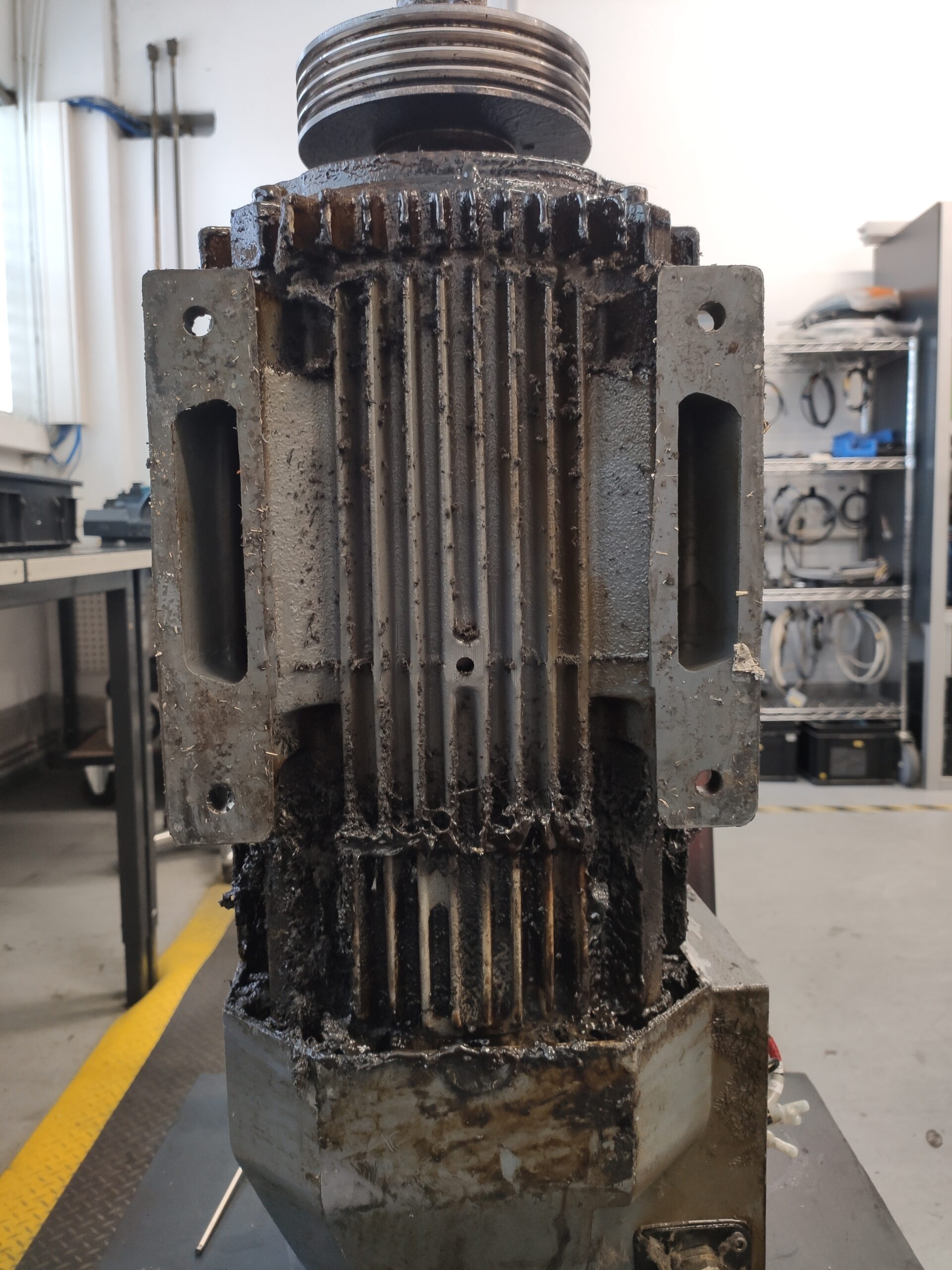 Mitsubishi AC Spindle Motor SJ-4-18.5-BW4 vor Reparatur