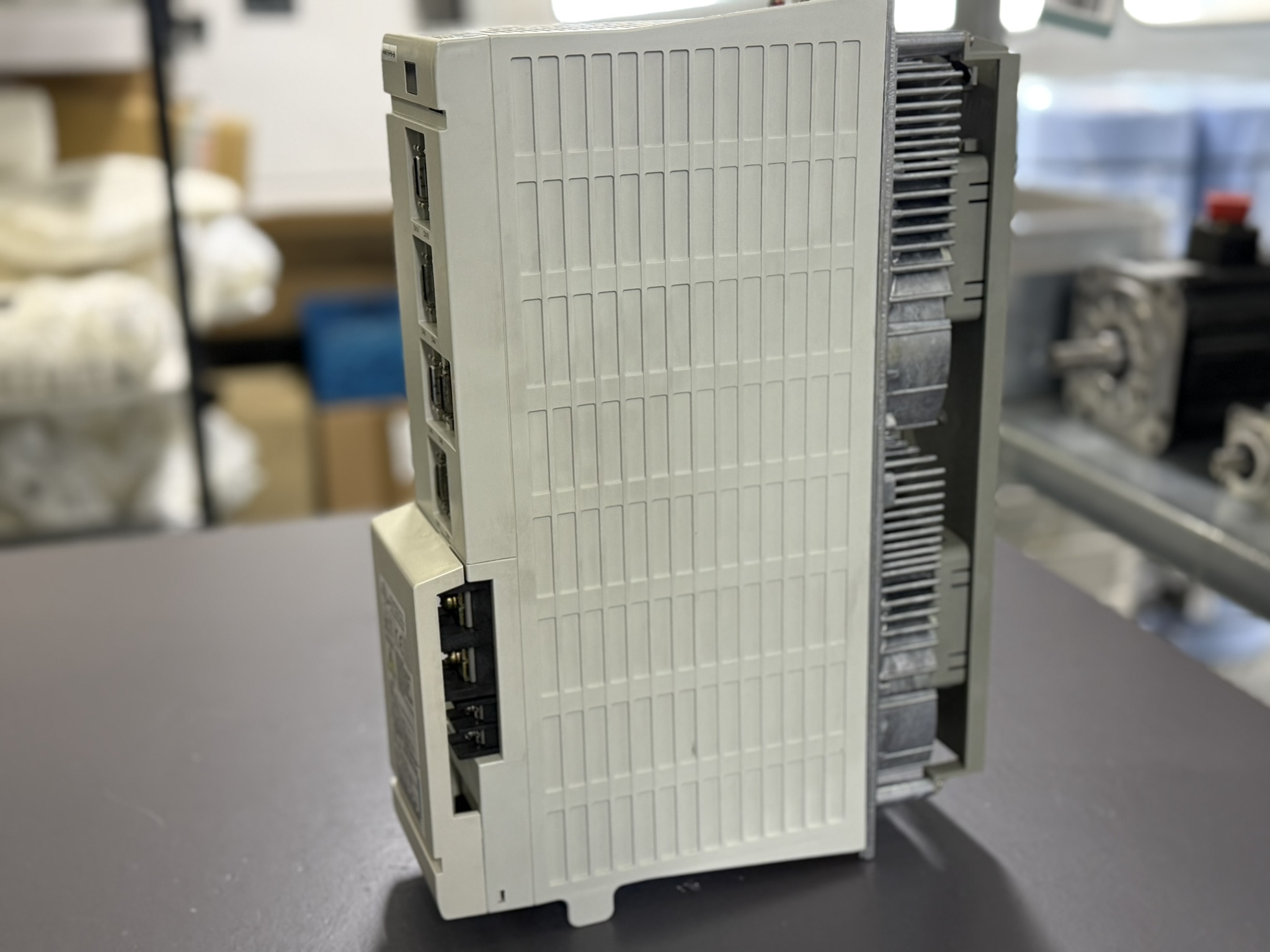 Mitsubishi-C1-SPHX-55 AC Spindle Drive Unit Ansicht seitlich