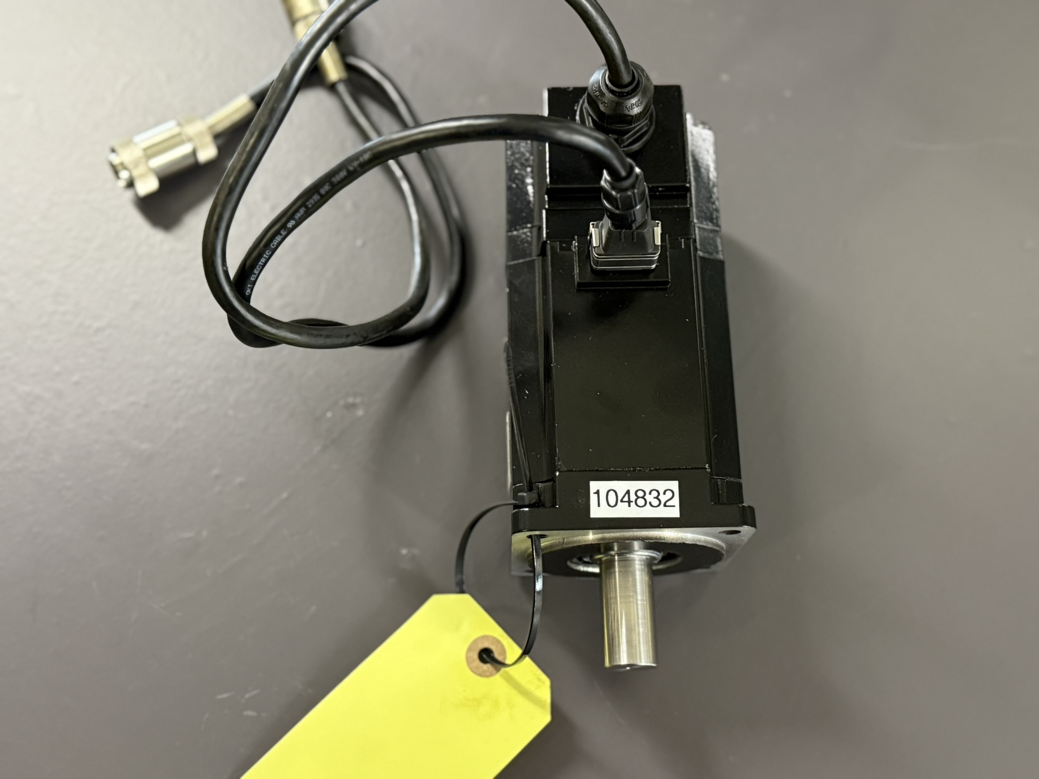 Mitsubishi HC-MF73-S15 AC Servo Motor Ansicht oben