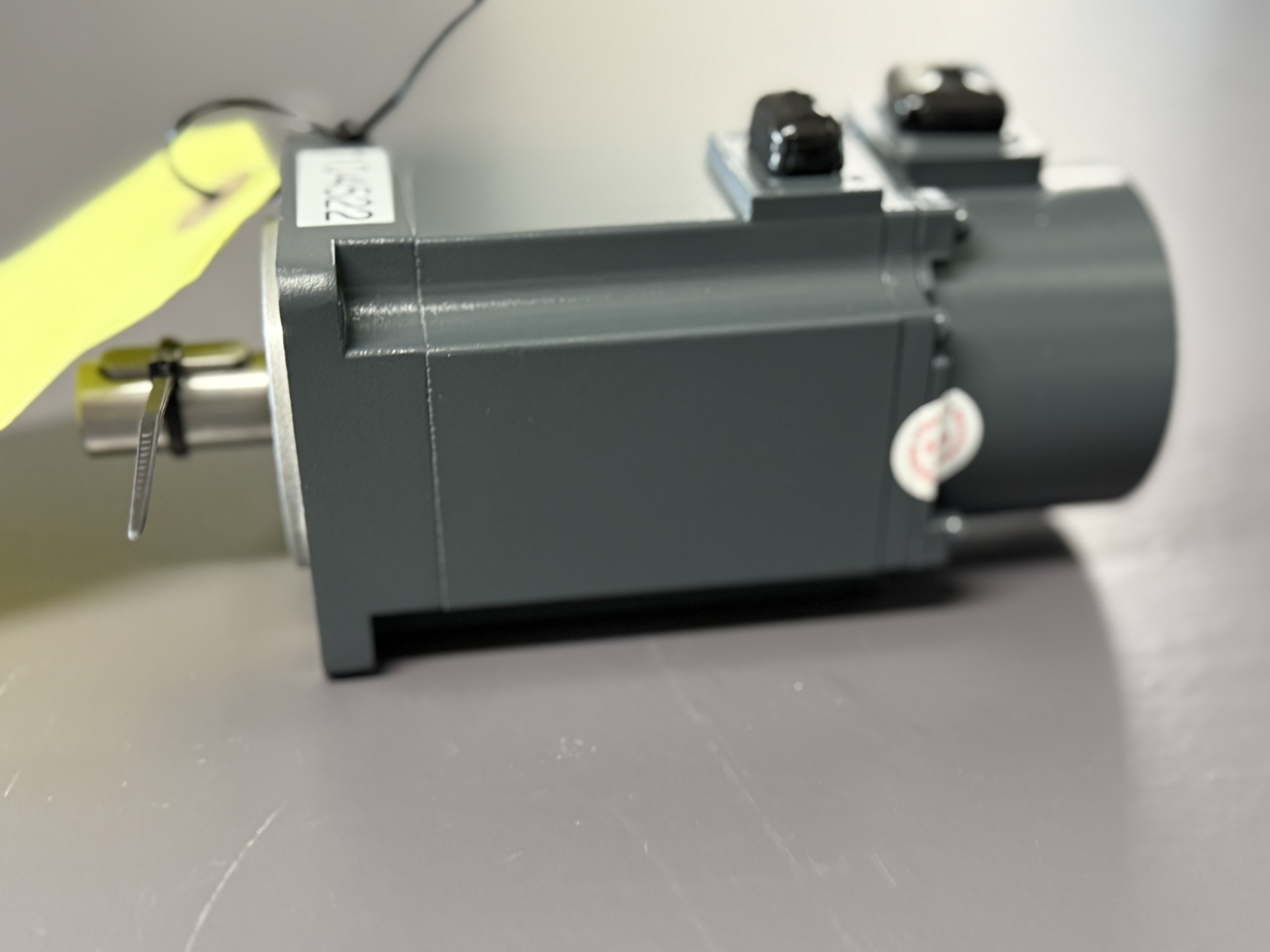 Mitsubishi HF-KP43JK-S6 AC Servo Motor Seitenansicht
