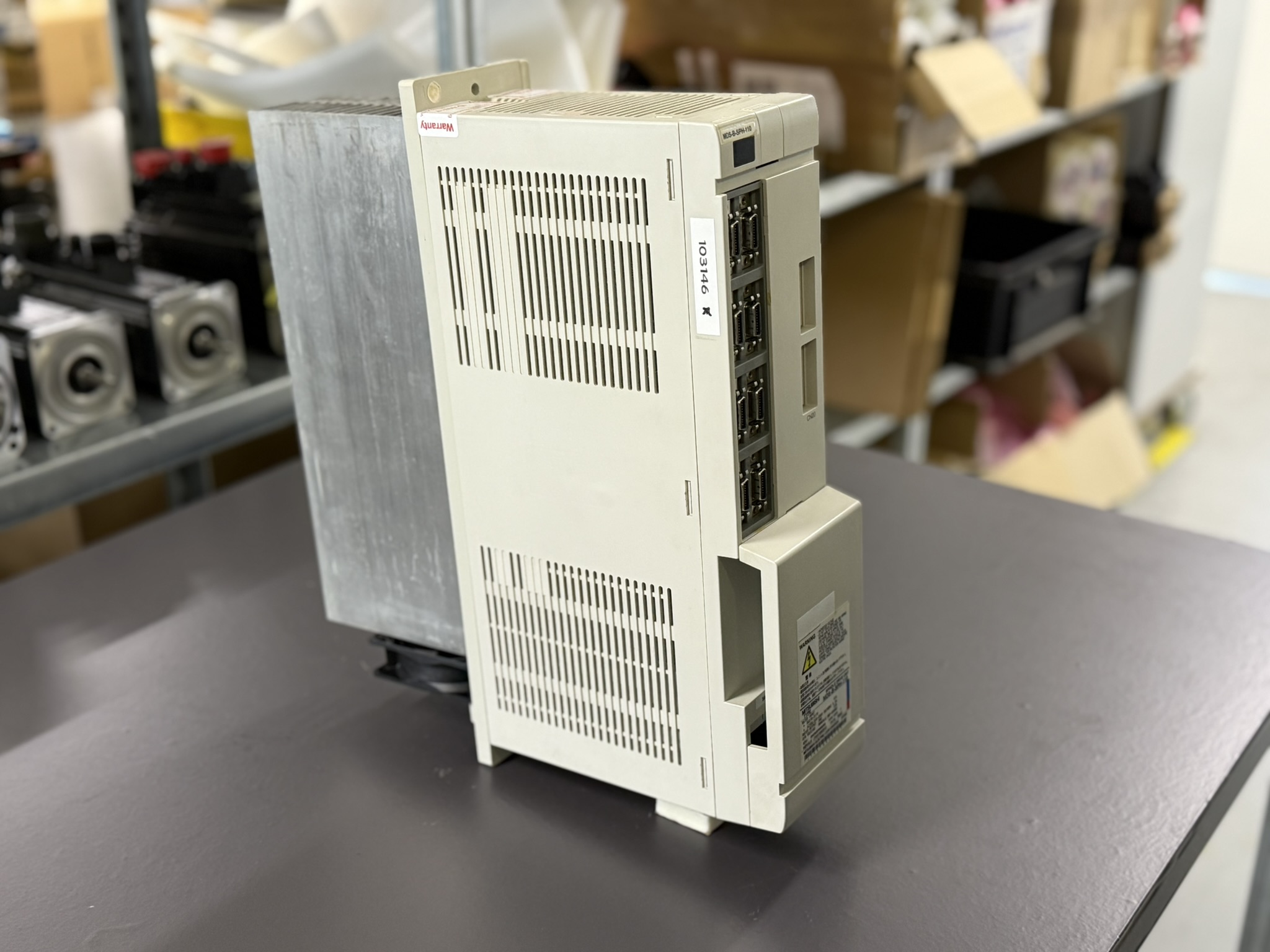 Mitsubishi MDS-B-SPH-110 Spindle Drive Unit Ansicht seitlich
