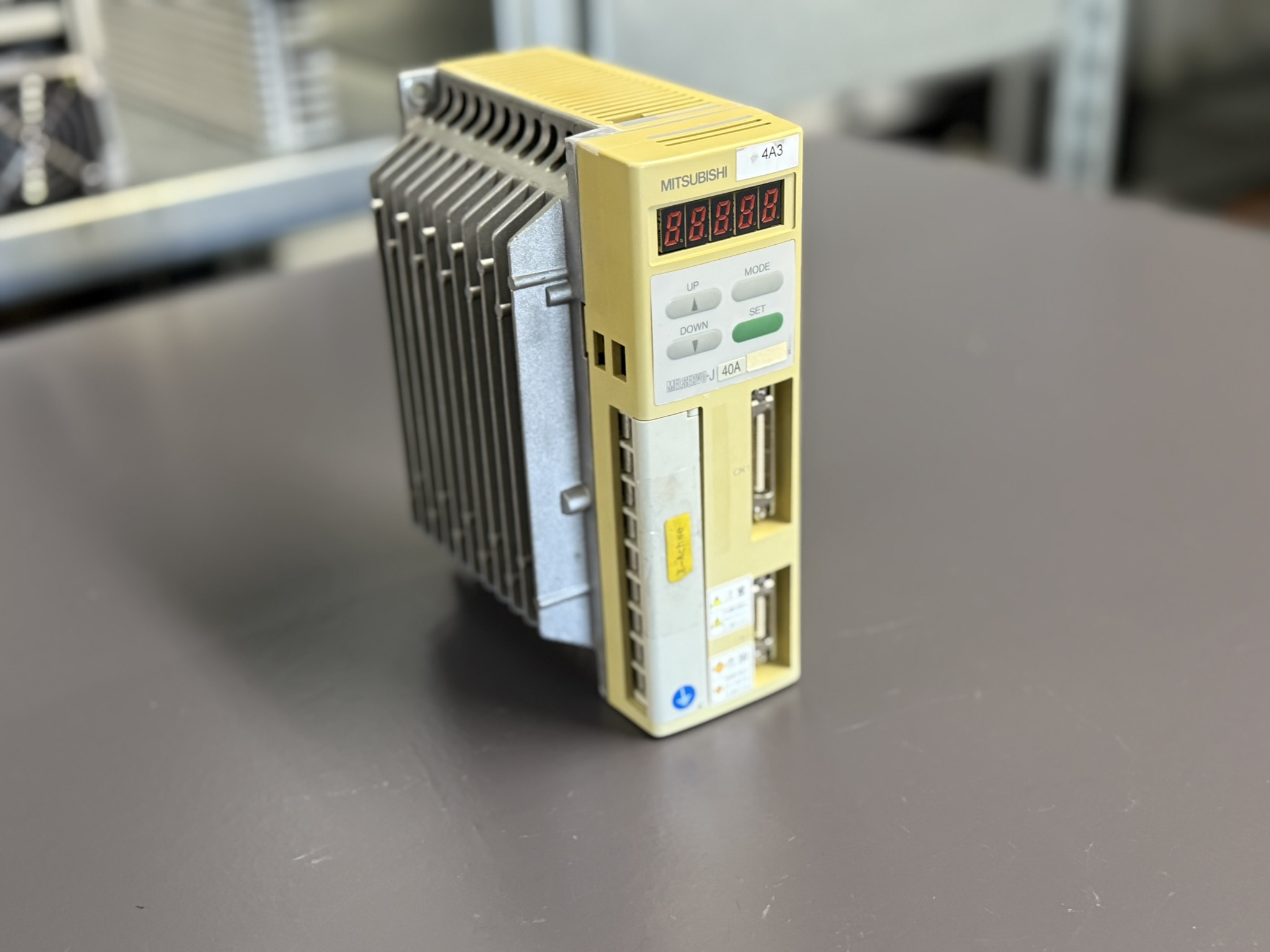 Mitsubishi MR-J40A-D33 Servo Drive Ansicht 3