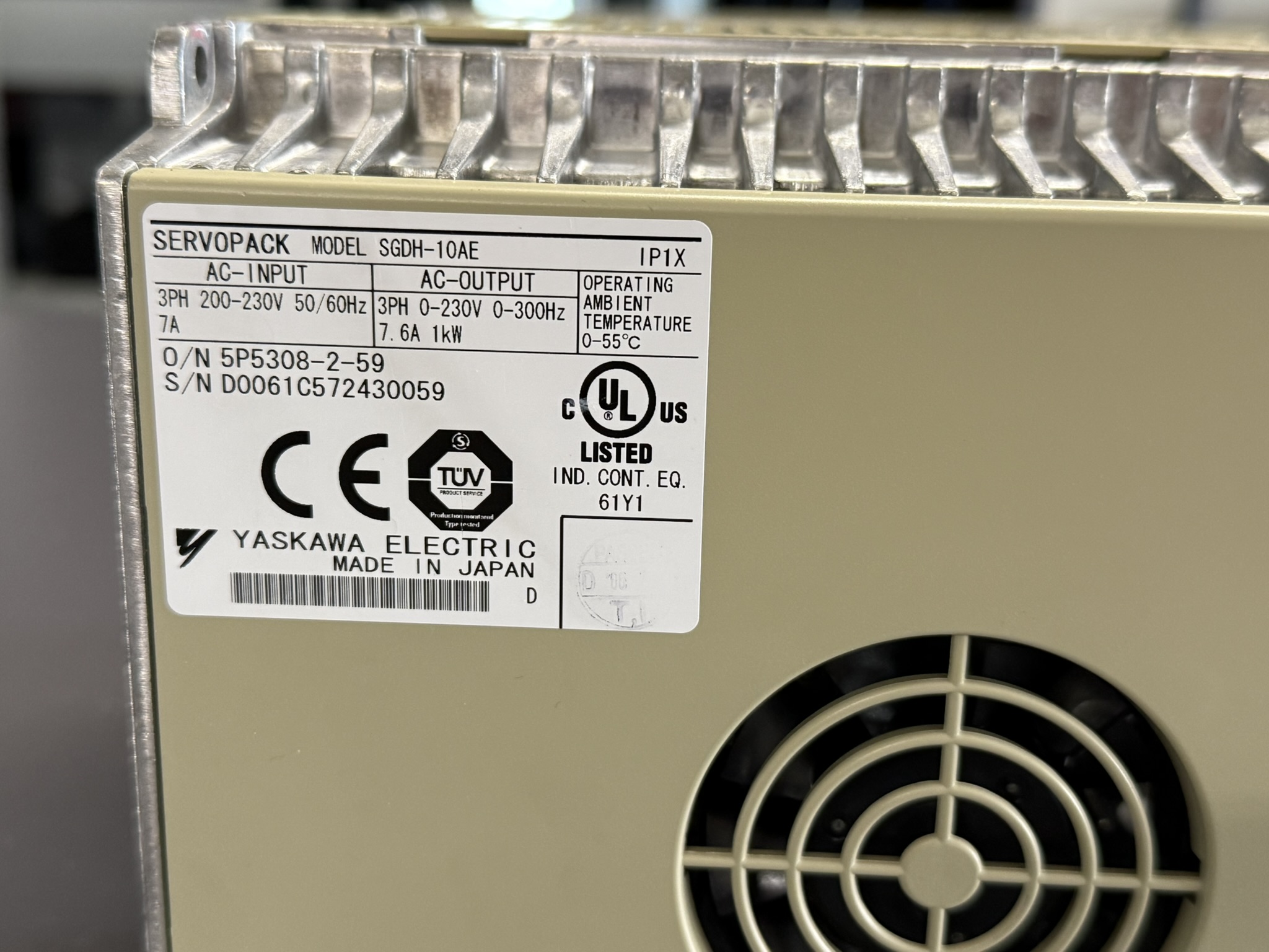 SGDH-10AE Yaskawa Servopack Typenschild