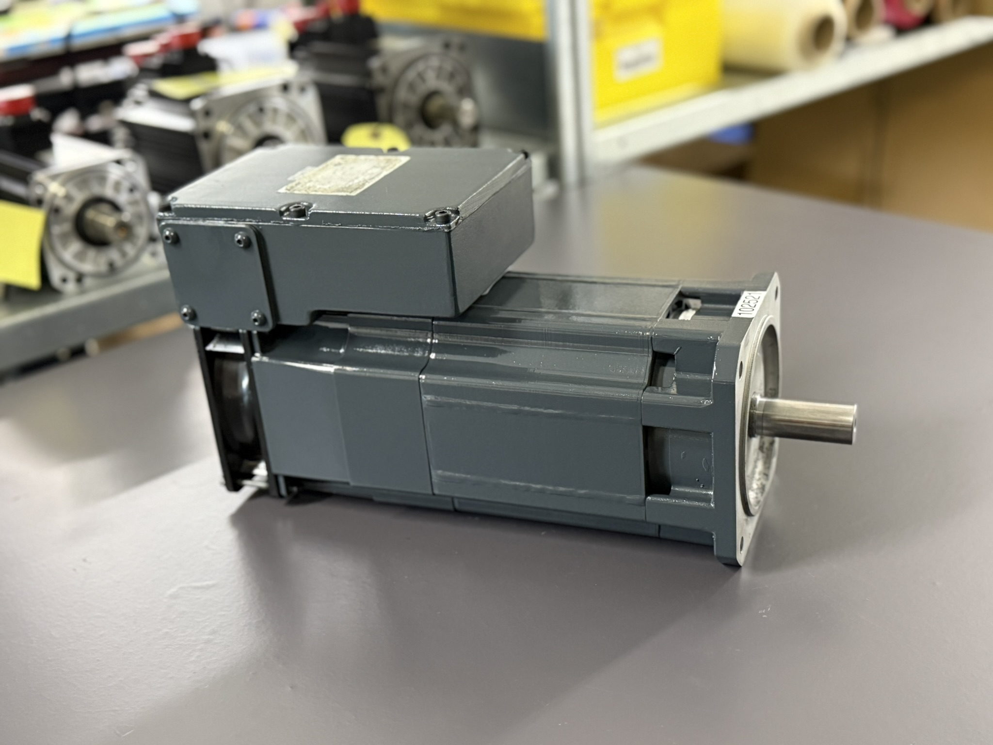 SJ-VL5.5-10ZM Mitsubishi AC Spindle Motor Seitliche Ansicht