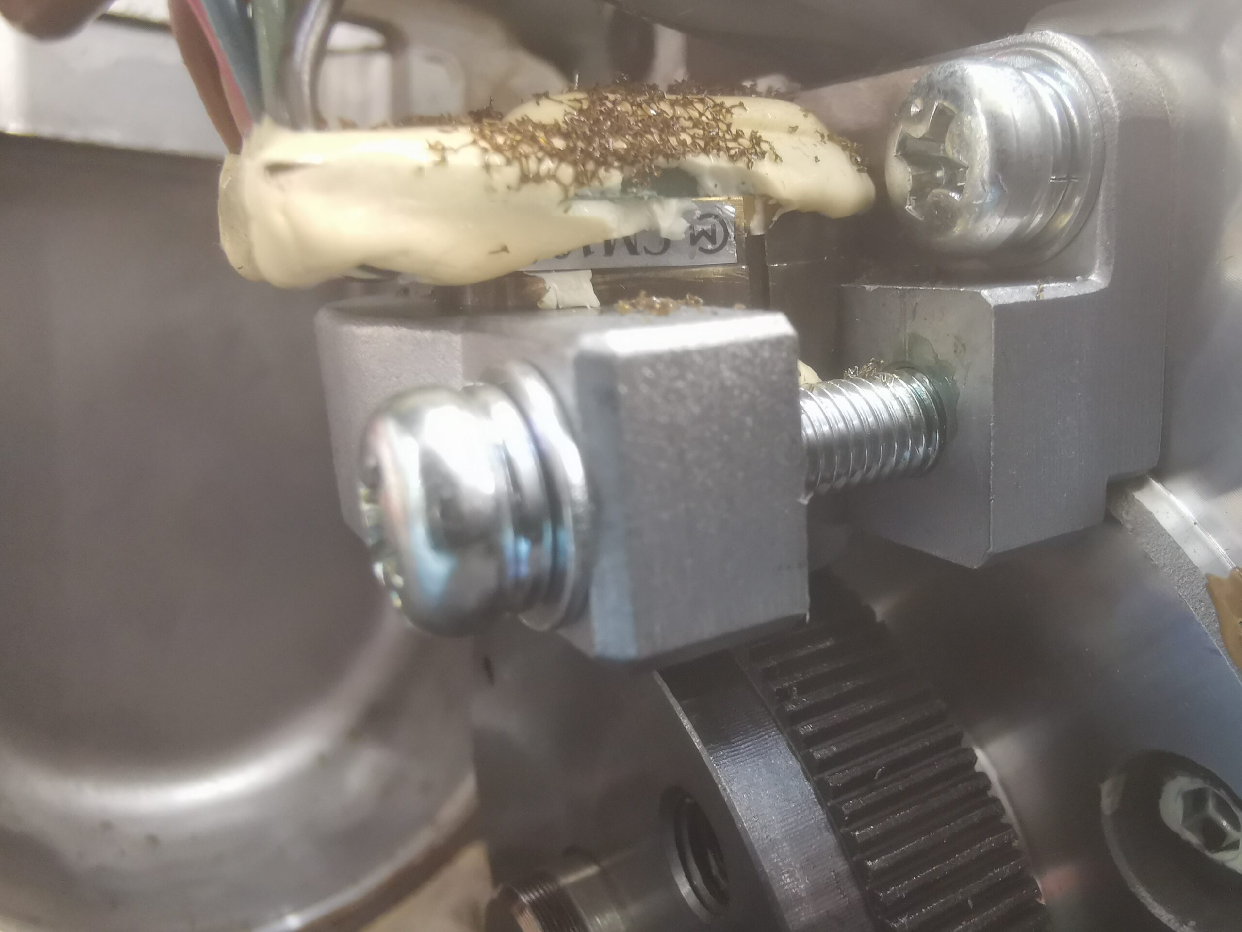 SJ-VL5.5-10ZM Mitsubishi AC Spindle Motor Spähne auf dem Sensor