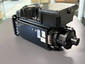 Yaskawa USAIKM-50-BK33-C AC Servi Motor Ansicht hinen