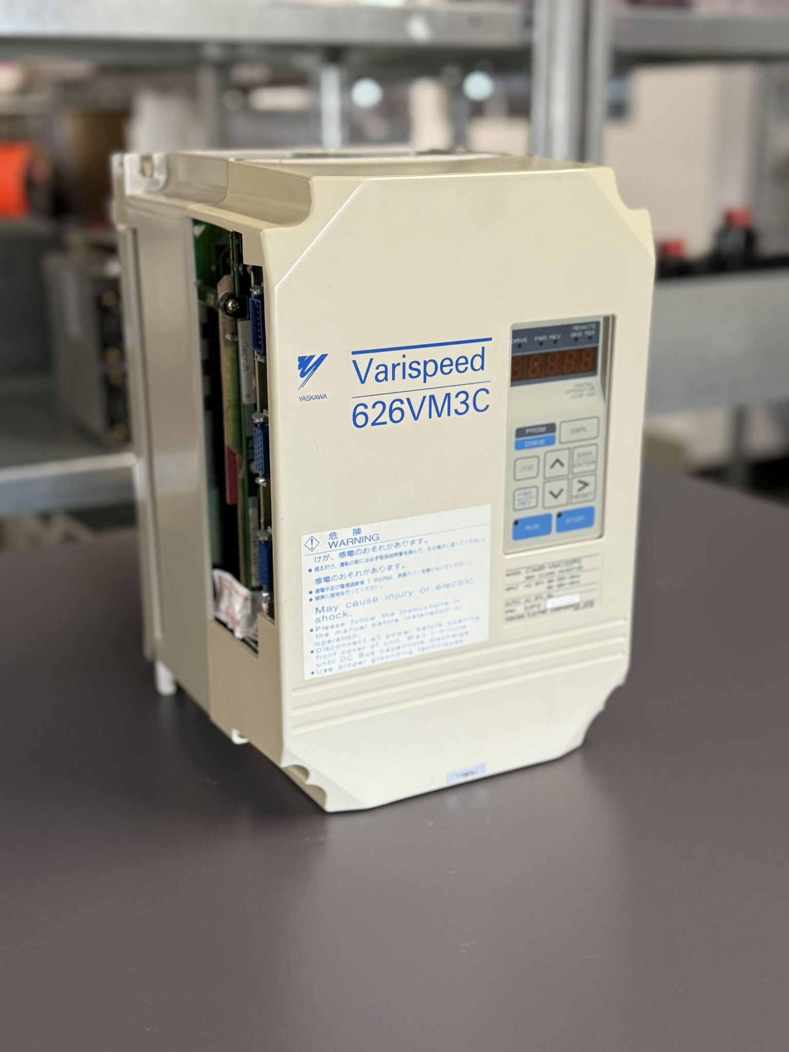 Yaskawa Varispeed 626VM3C CIMR-VMC22P2 Huptansicht