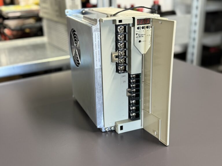 Yaskawa XtraDrive XD-50-TN Servopack Anschlüsse