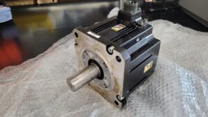 Mitsubishi AC Servo Motor HF303S-A48 vor Reparatur 2