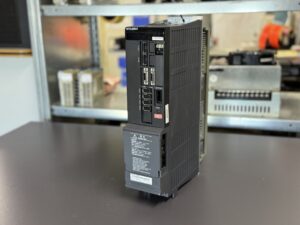 Mitsubishi Servo Drive Unit MDS-DH-V2-8040  Ansicht 1