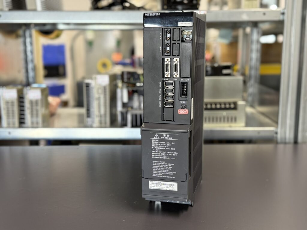 Mitsubishi Servo Drive Unit MDS-DH-V2-8040  Ansicht vorne