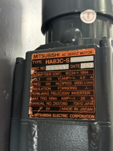 Mitsubishi Servo Motor HA83C-S Typenschild