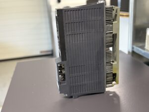 Mitsubishi Servo Drive Unit MDS-DH-V2-2020  Seitenansicht 1