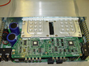 Okuma Servo Drive Unit MIV0101-1-B1 1006-2224 offen vor der Reparatur