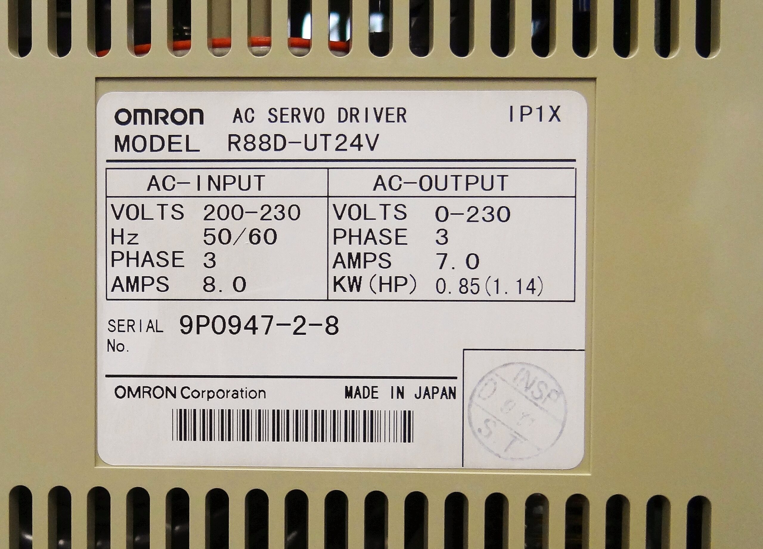 Omron R88D-UT24V AC Servo Driver Typenschild