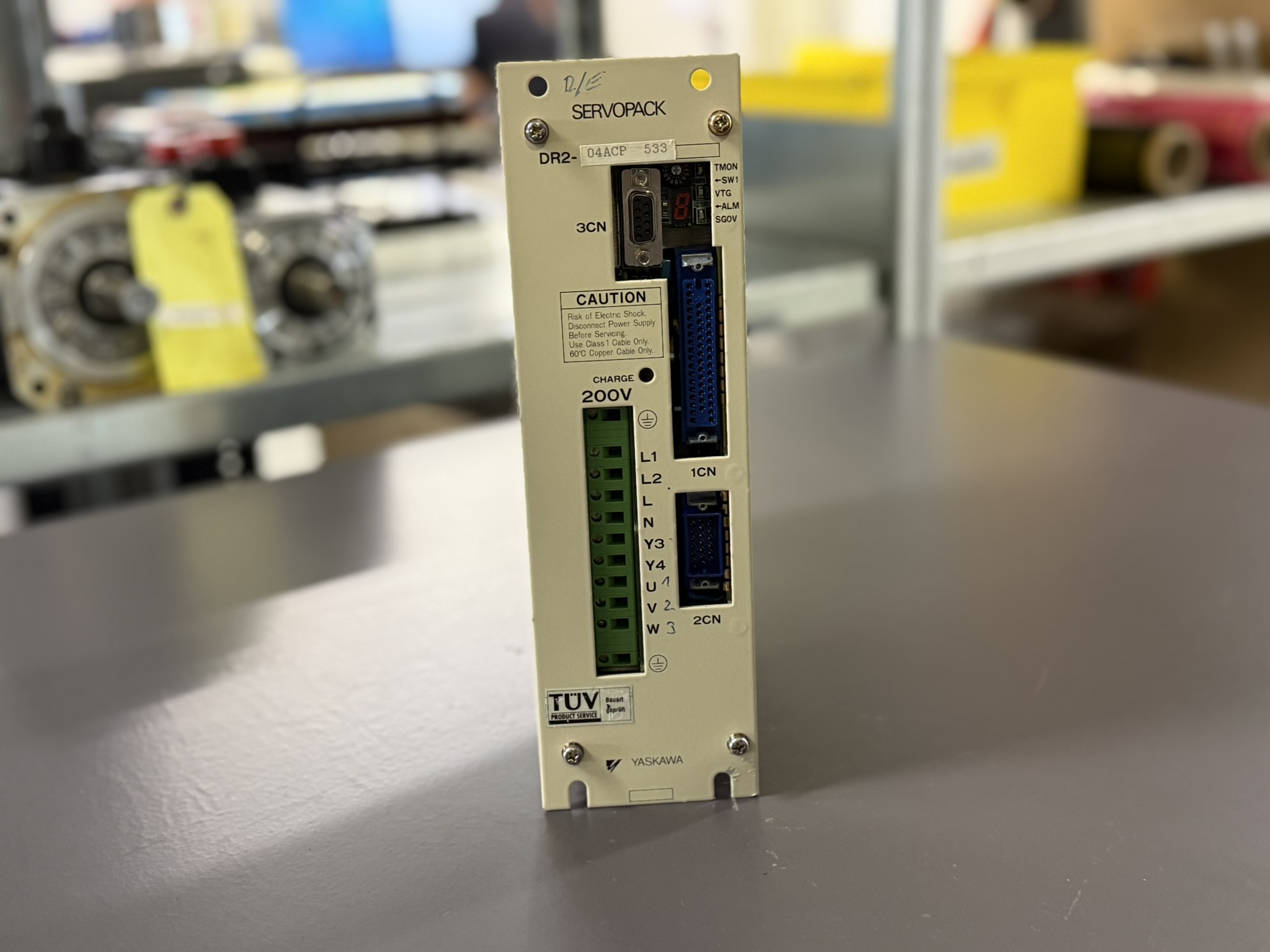 Yaskawa DR2-04ACP AC Servopack Ansicht 1