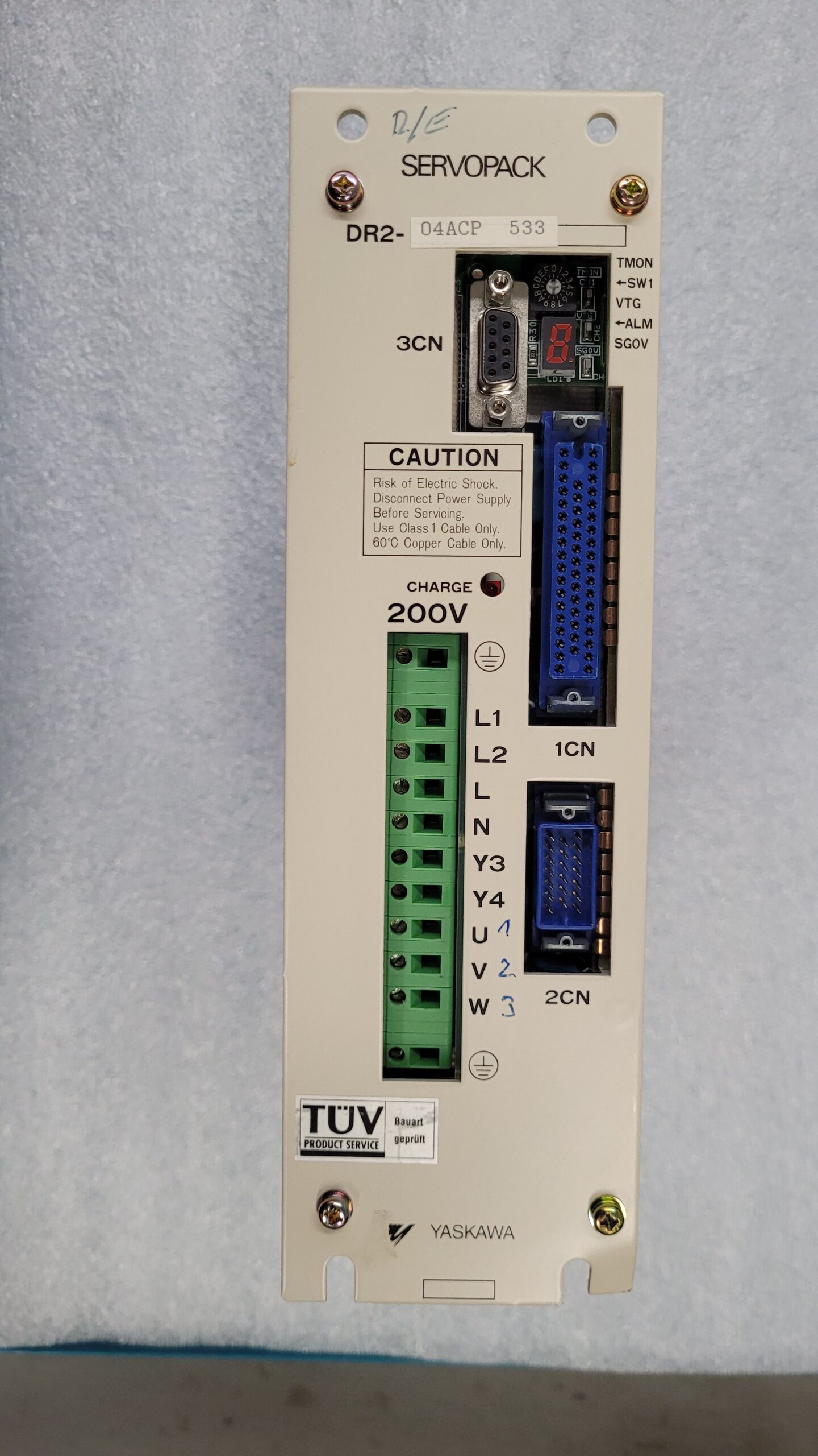 Yaskawa DR2-04ACP AC Servopack Ansicht vor Reparatur