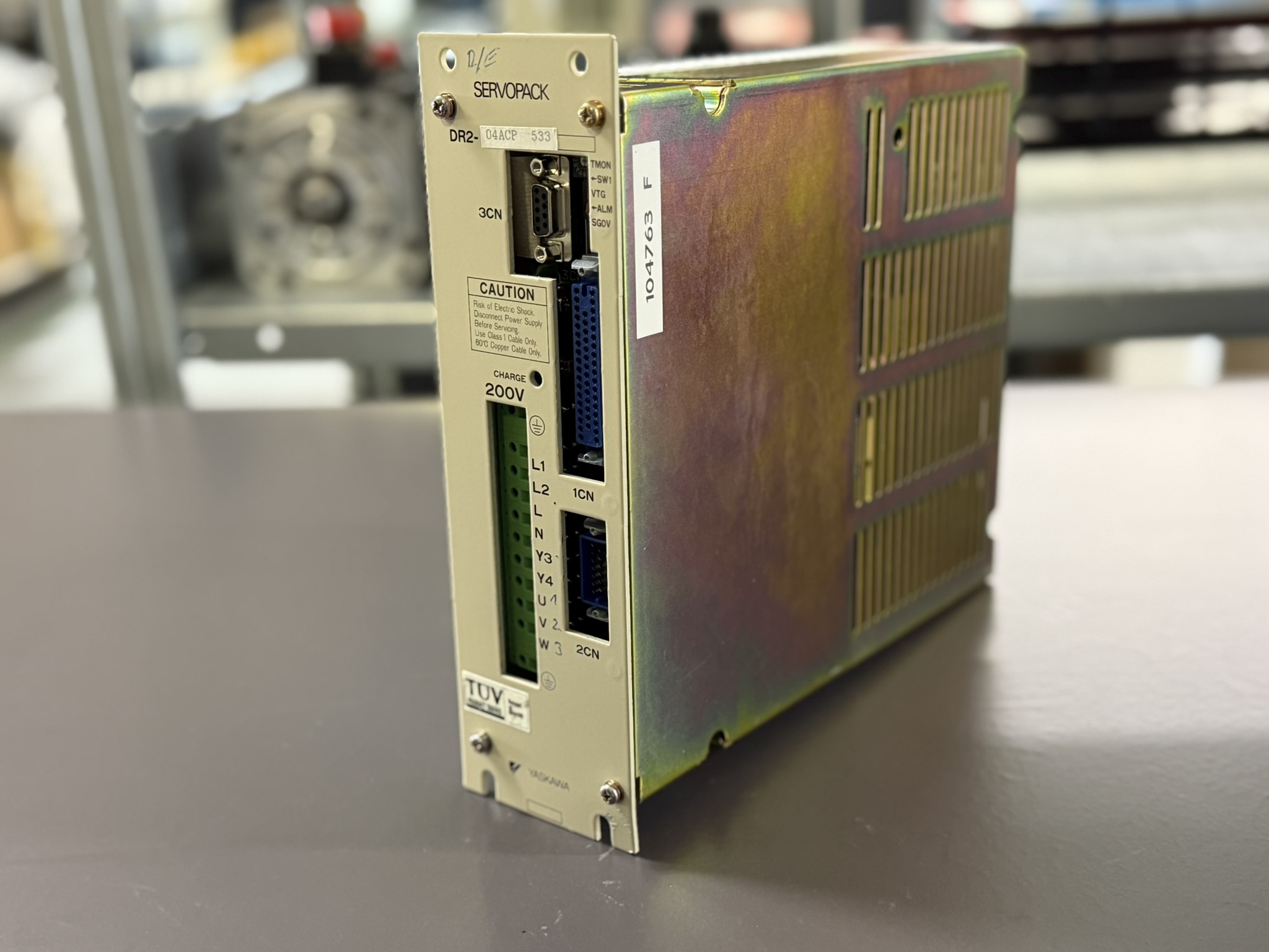 Yaskawa DR2-04ACP AC Servopack Hauptbild