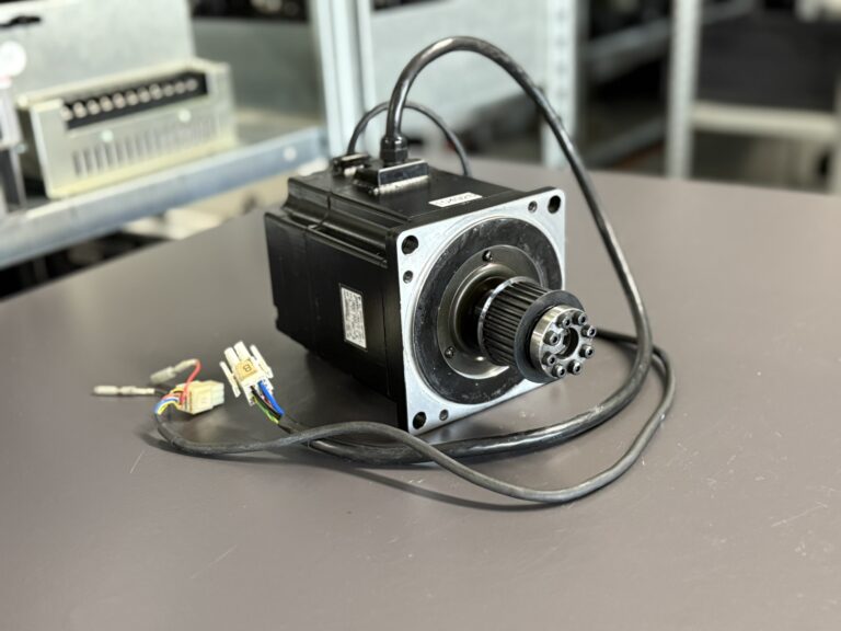 Yaskawa SGMPH-15A1A-YR11 AC Servo Motor Hautansicht