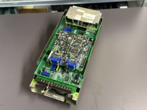 Yaskawa Servopack CACR-IR3030CB Ansicht oben
