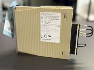 Yaskawa Servopack SGDV-5R5A01A Ansicht seitlich