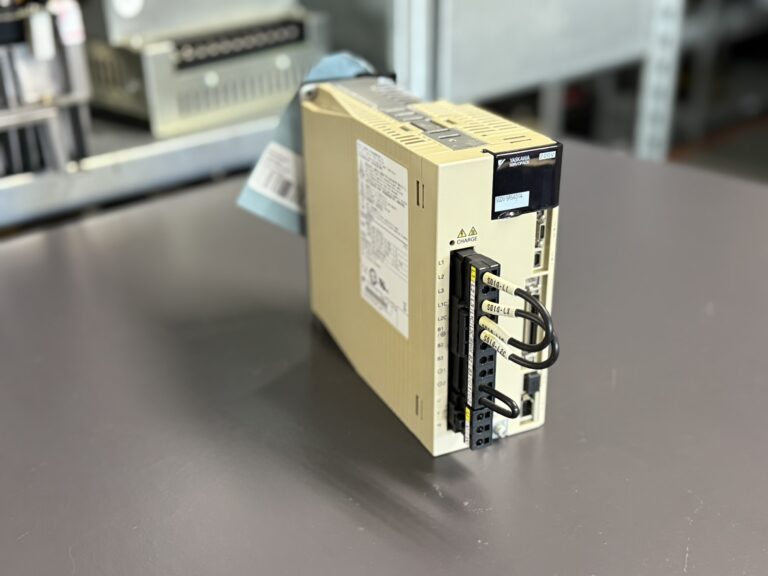 Yaskawa Servopack SGDV-5R5A01A Hauptansicht