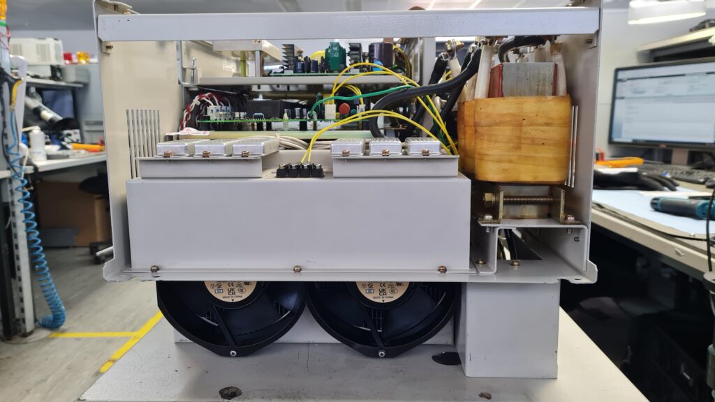Yaskawa Varispeed 626VM3 CIMR-VMW2022 Spec. 20222 vor Reparatur 1