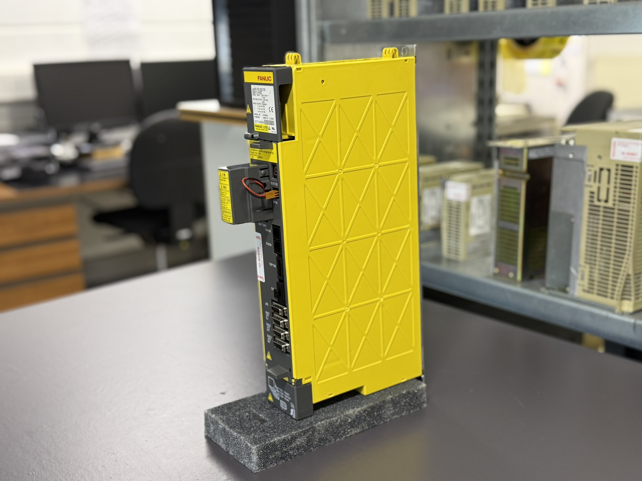 Fanuc a06b-6114-h303 Servo Drive Unit Ansicht 3