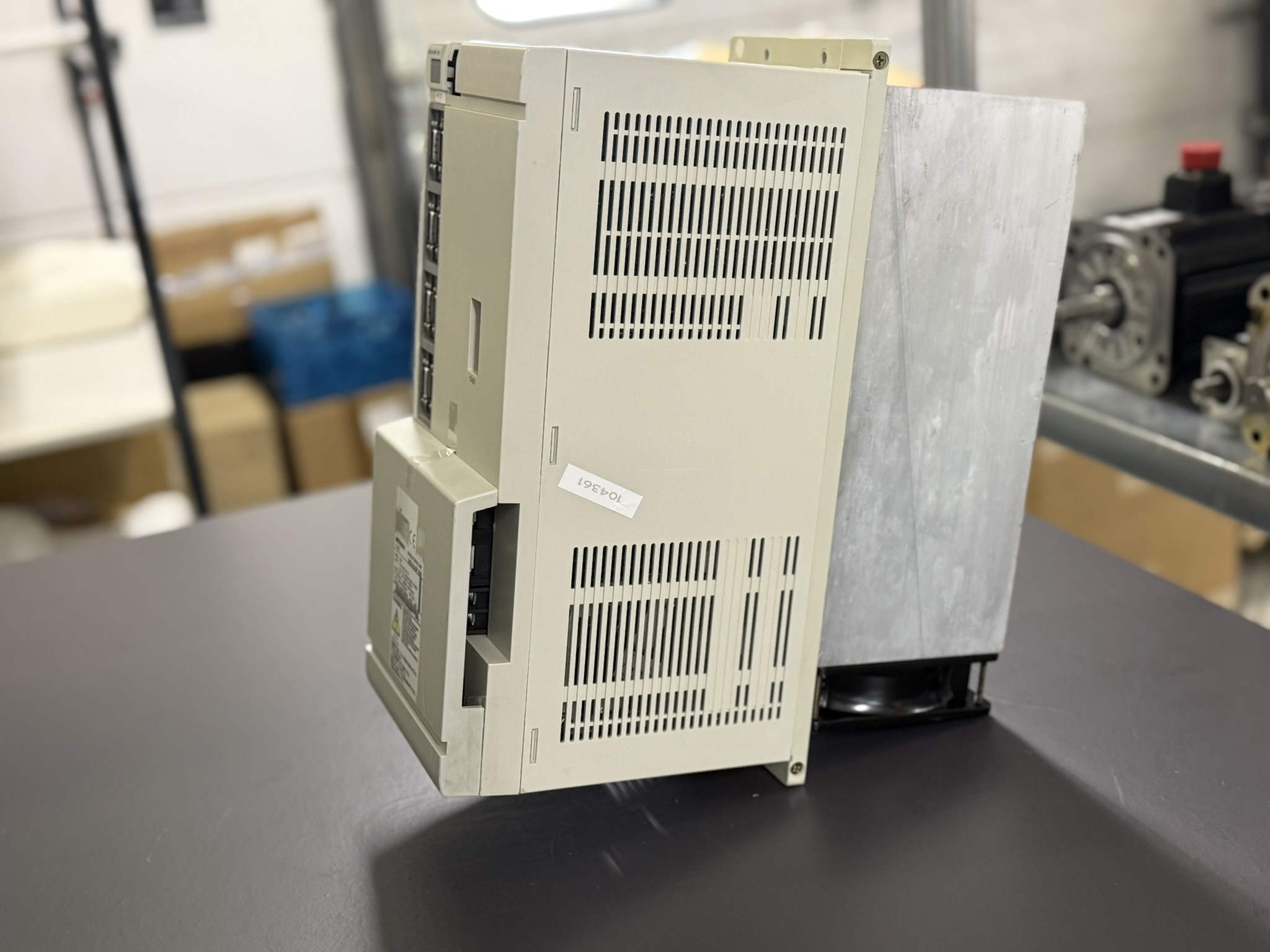 Mitsubishi MDS-B-SP-260 Spindle Drive Unit Seitenansicht
