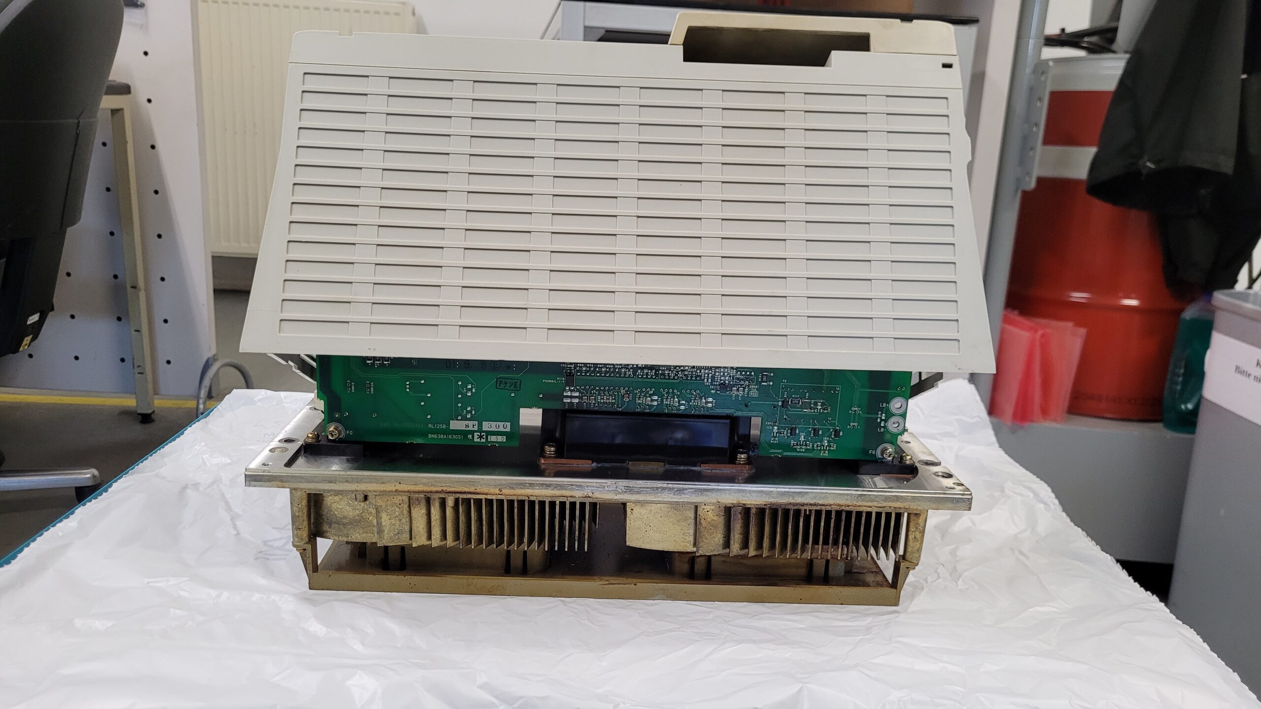 Mitsubishi MDS-C1-SP-220 Spindle Drive Unit Ansicht vor der Reparatur 2