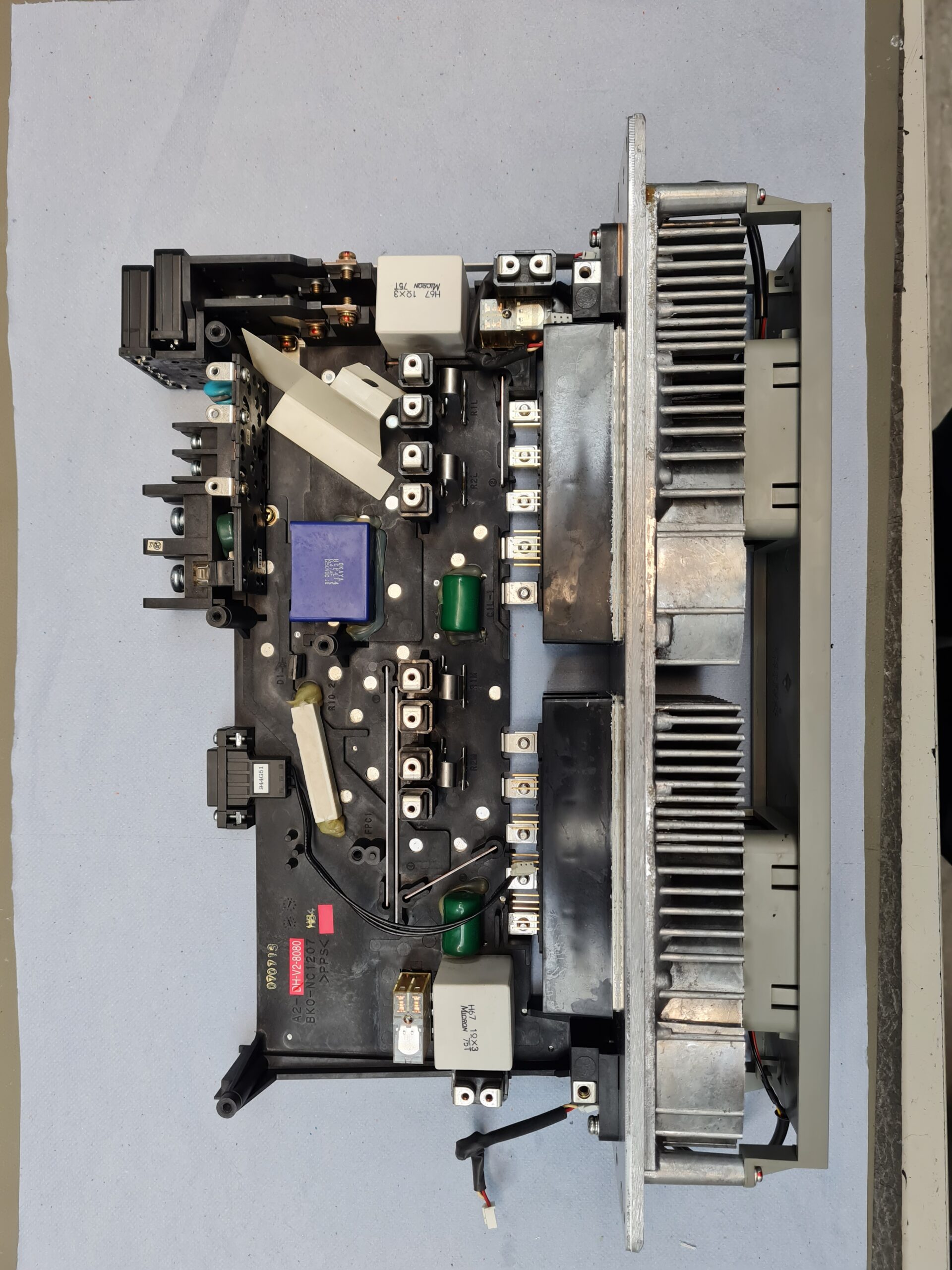 Mitsubishi MDS-DH-V2-8080 Servo Drive unit Leistungsteil defekt Transistor durchgebrannt