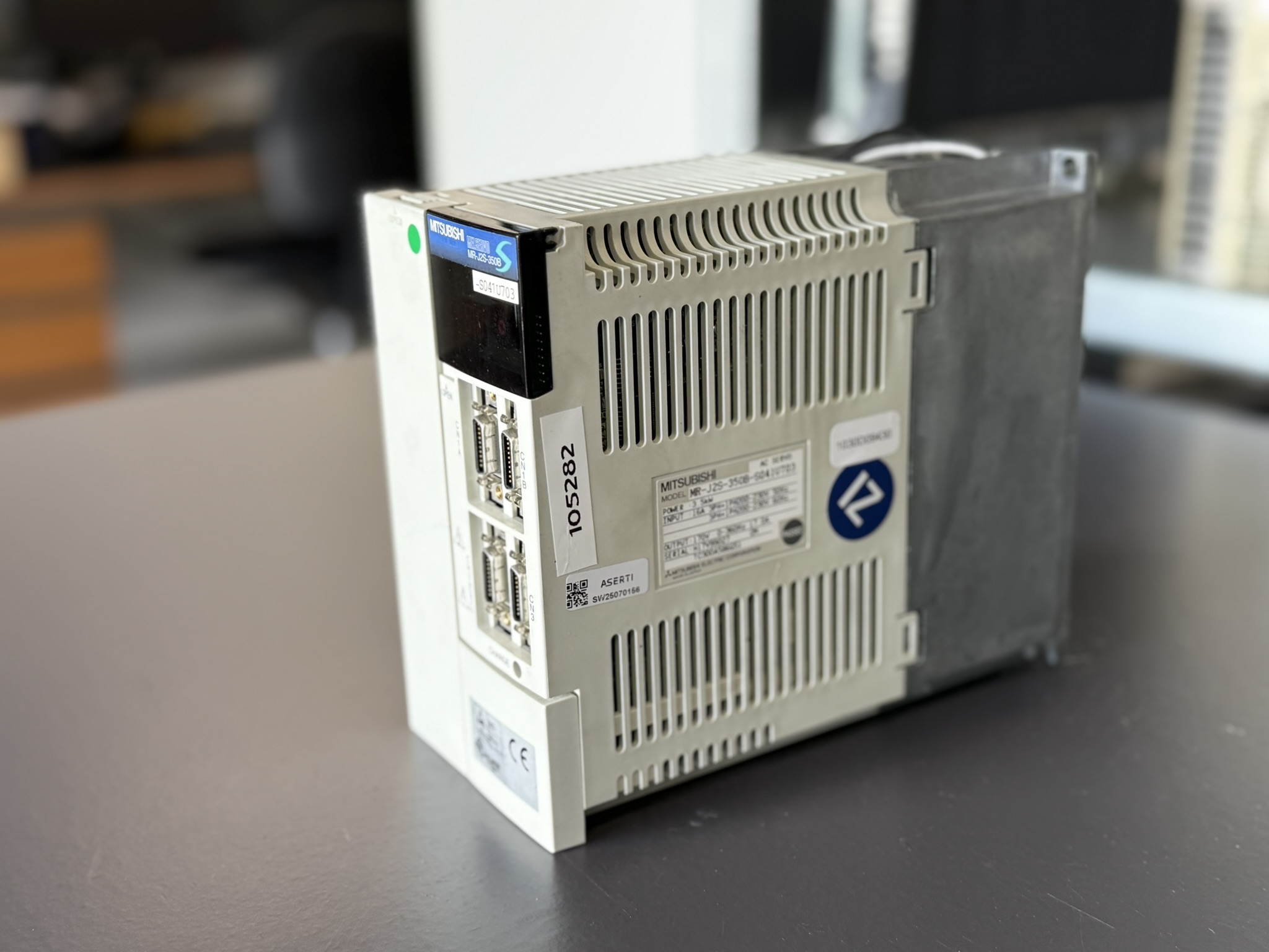 Mitsubishi MR-J2S-350-S041U703 AC Servo Drive seite 1