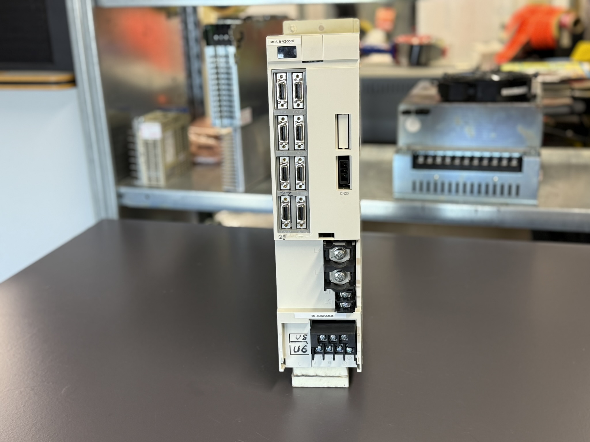 Mitsubishi Servo Amplifier MDS-B-V2-3535 Frontansicht