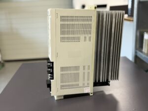 Mitsubishi Servo Amplifier MDS-B-V2-3535 seitenansicht 2