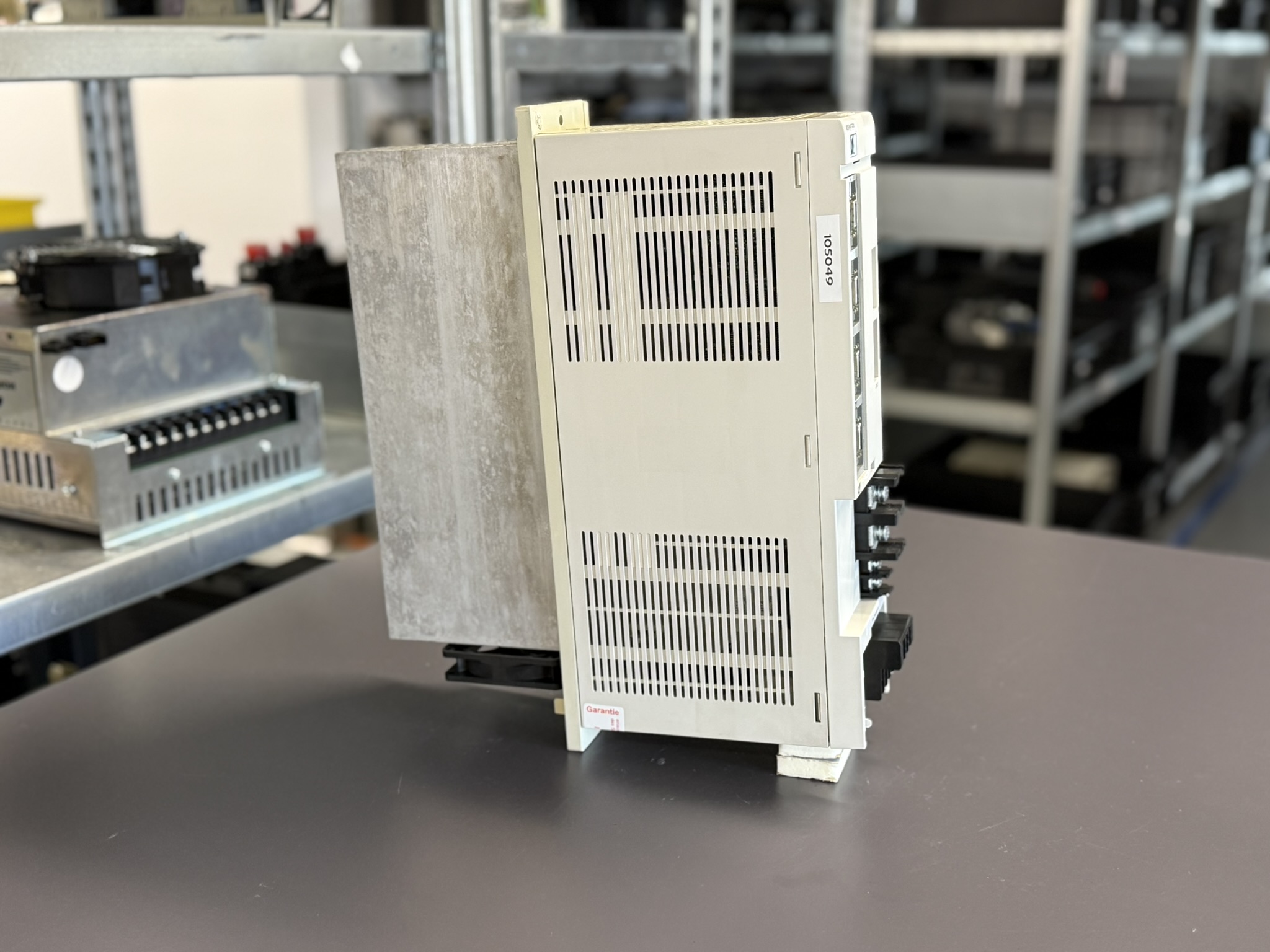 Mitsubishi Servo Amplifier MDS-B-V2-3535 seitenansicht