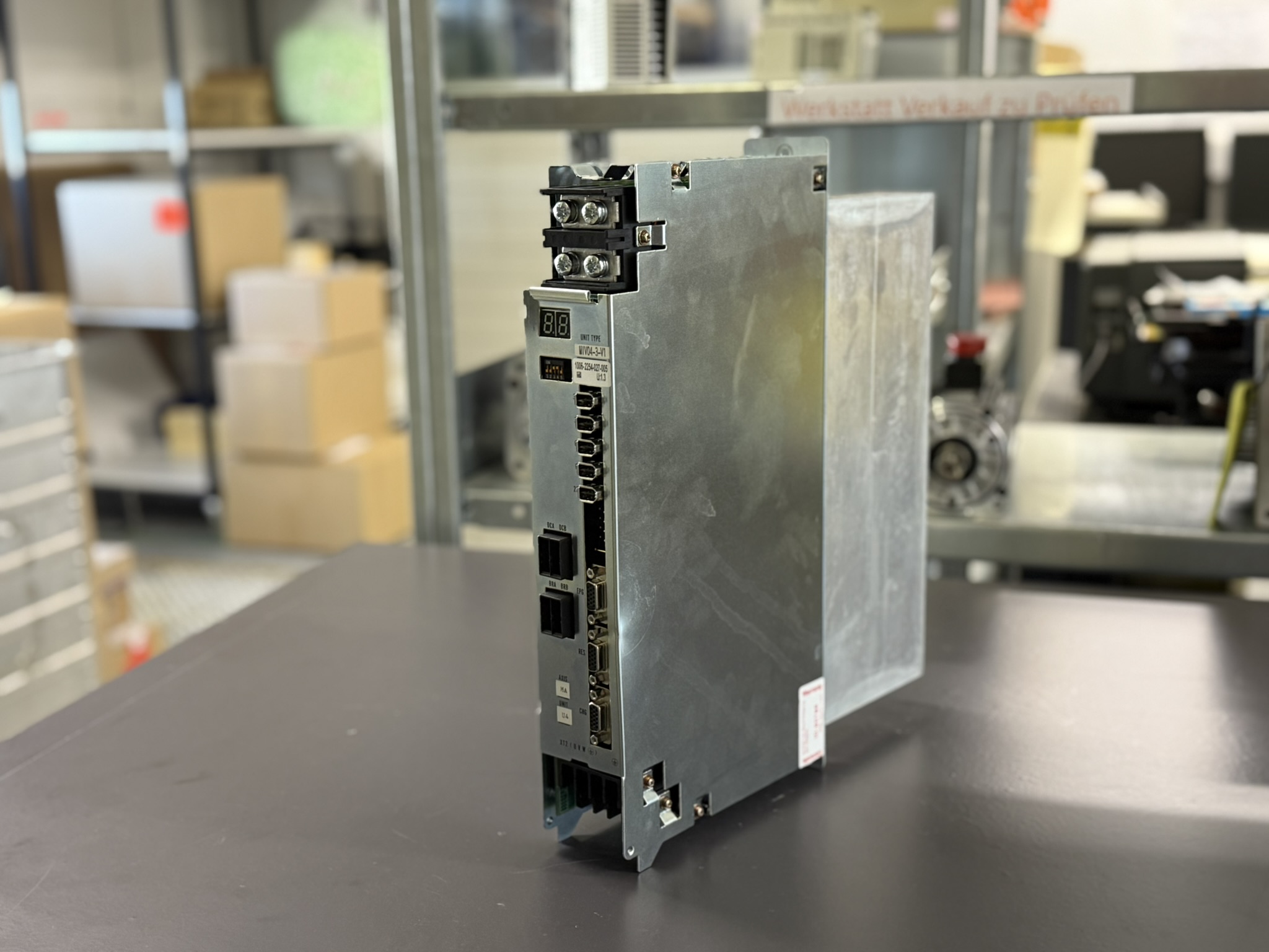 Okuma MIV04-3-V1 1006-2254 Servo Drive Unit Ansicht 2