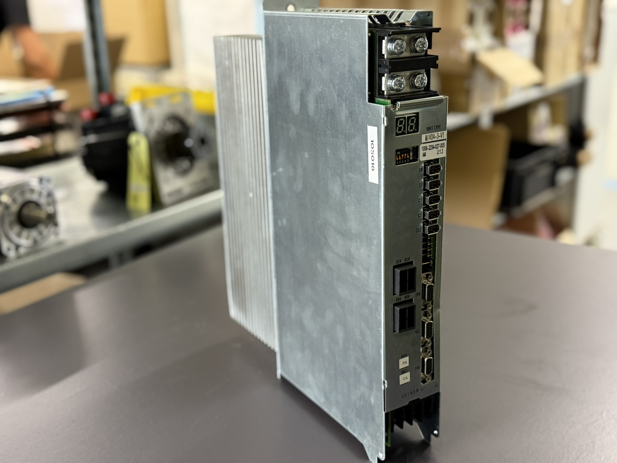 Okuma MIV04-3-V1 1006-2254 Servo Drive Unit Hauptansicht