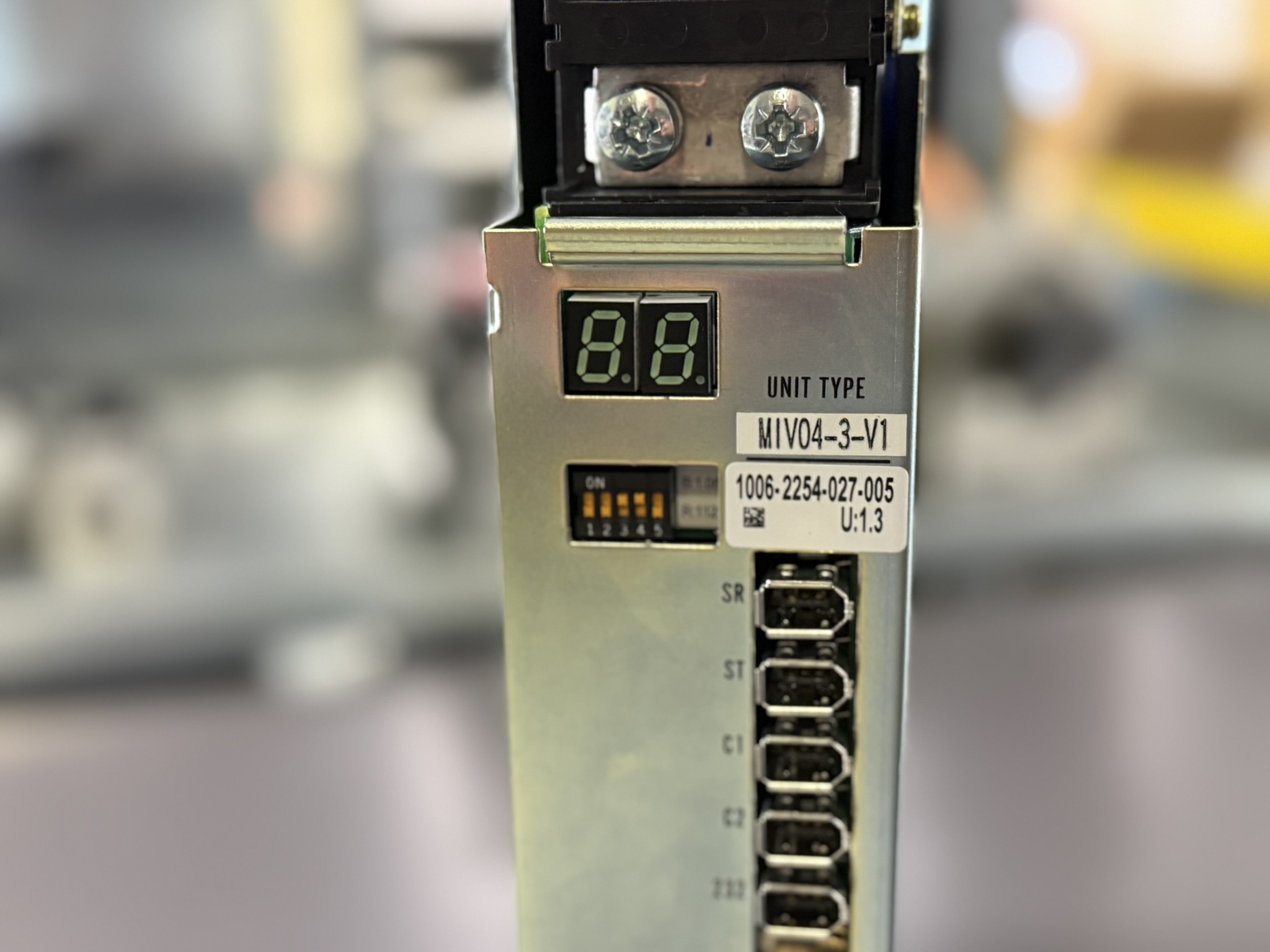 Okuma MIV04-3-V1 1006-2254 Servo Drive Unit Typenschild