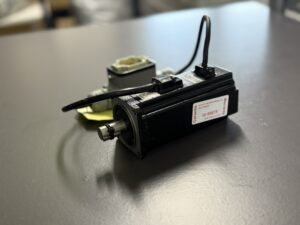 Omron R7M-A20030-BS1 Servo Motor Ansicht 1